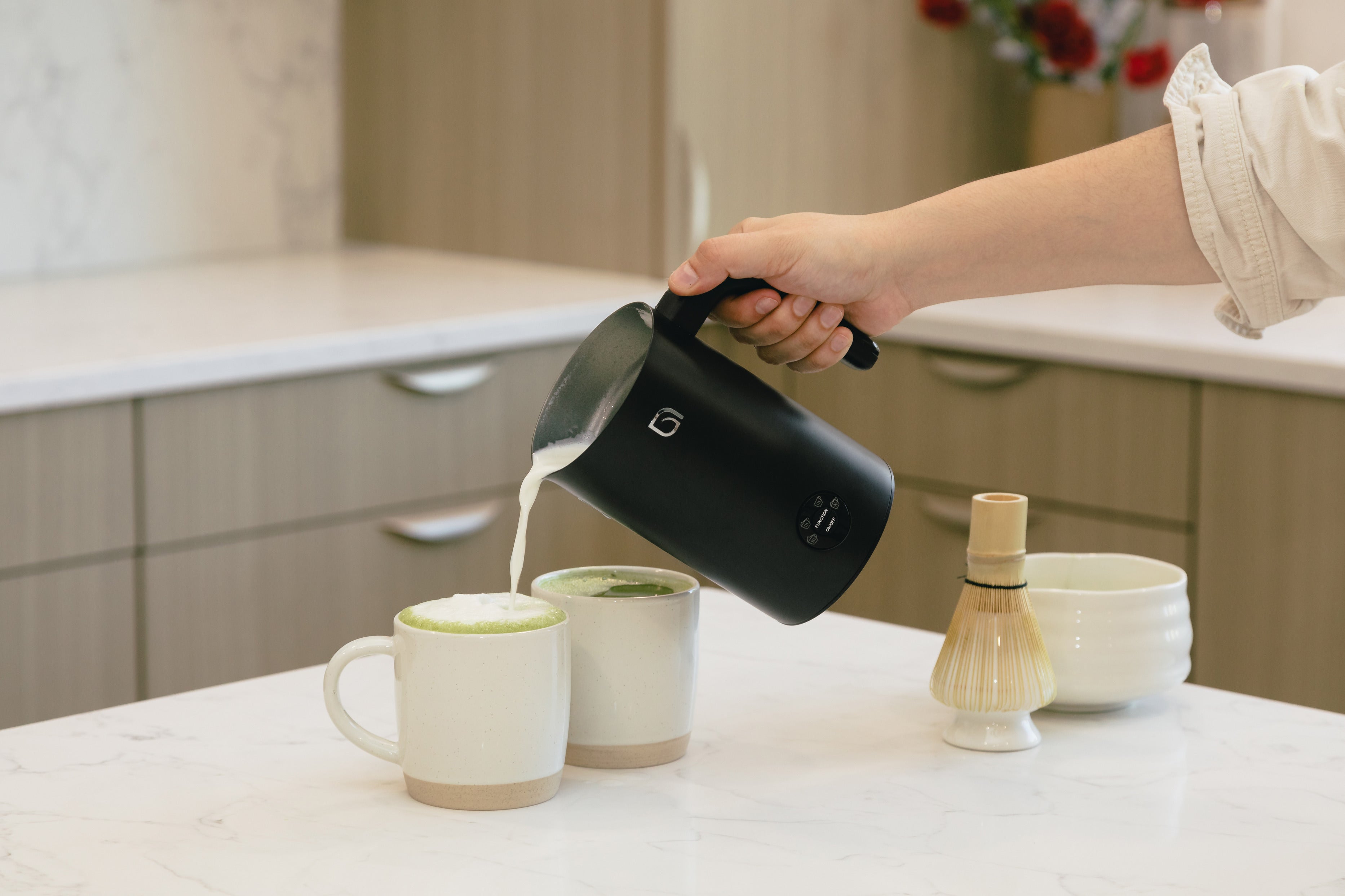 Willow Milk Frother - Charcoal Slate